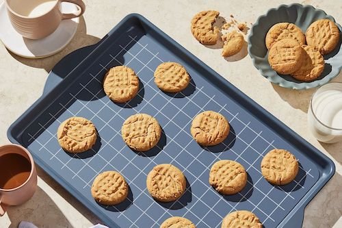 How to Clean Cookie Sheets (Goodbye Grime!)